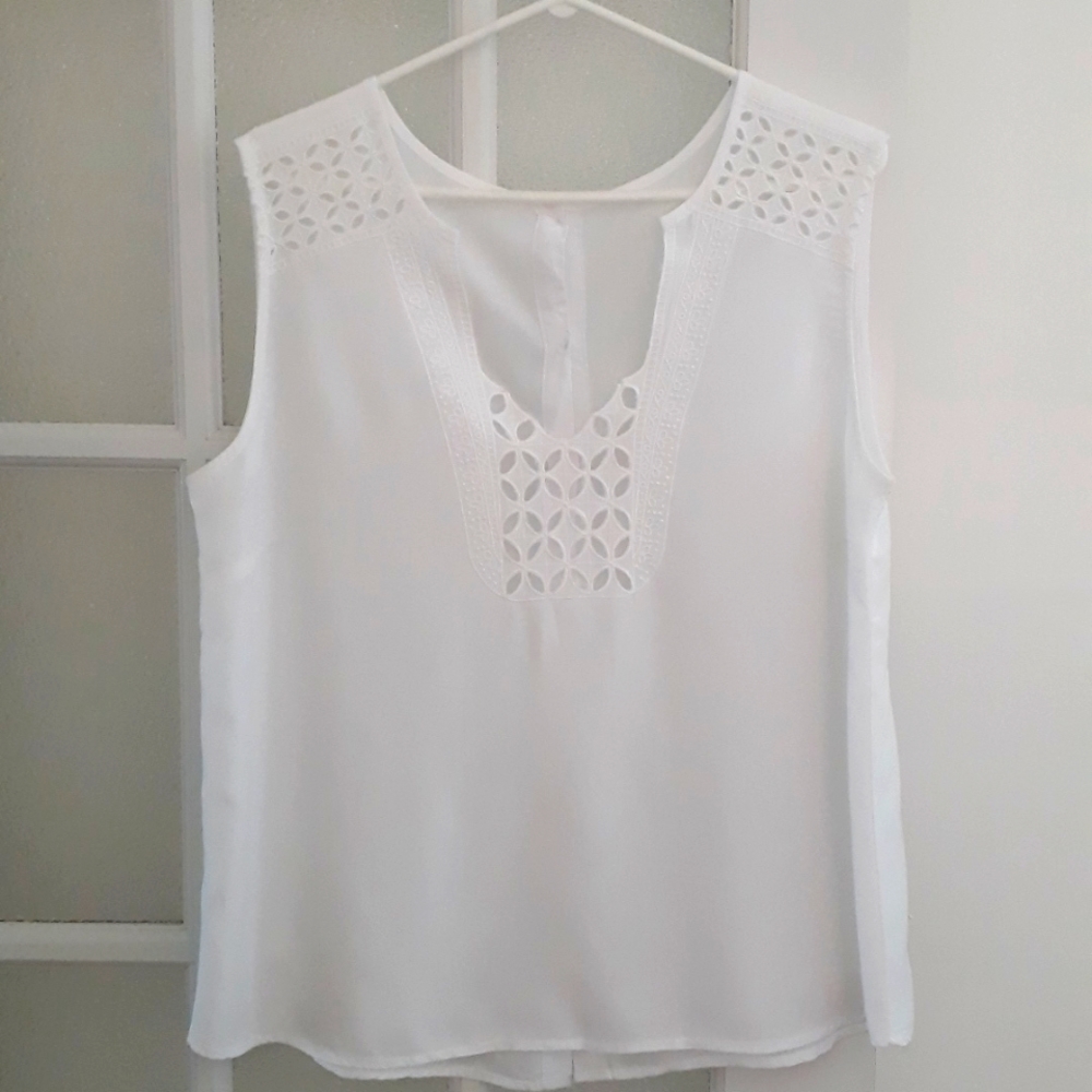 Vintage Button Back Cotton-Blend White Top